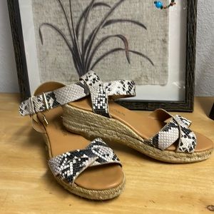 Snakeskin Kurt Geiger of London strap sandalsre